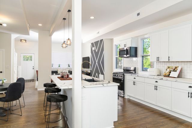 429 W 102nd Place, Chicago, IL 60628