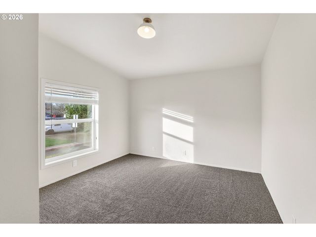 1949 Se PALMQUIST Rd 7, Gresham, OR 97080