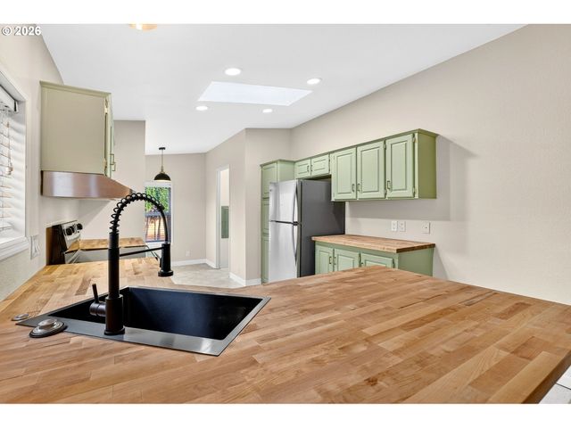 1949 Se PALMQUIST Rd 7, Gresham, OR 97080