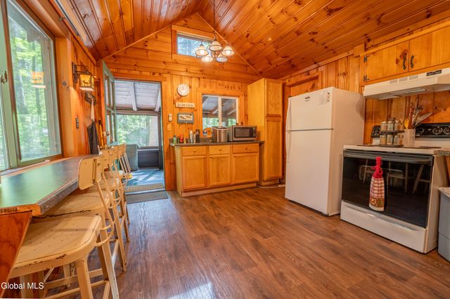224 North Shore Road, Edinburg, NY 12835