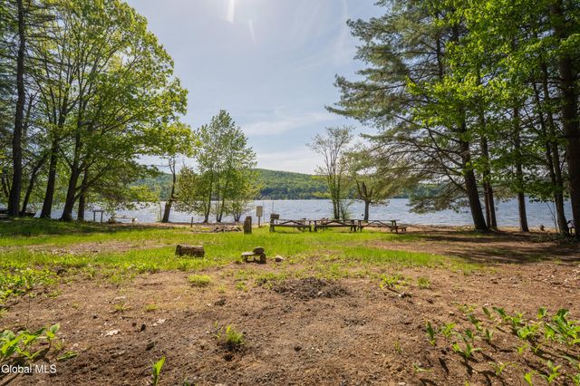 224 North Shore Road, Edinburg, NY 12835