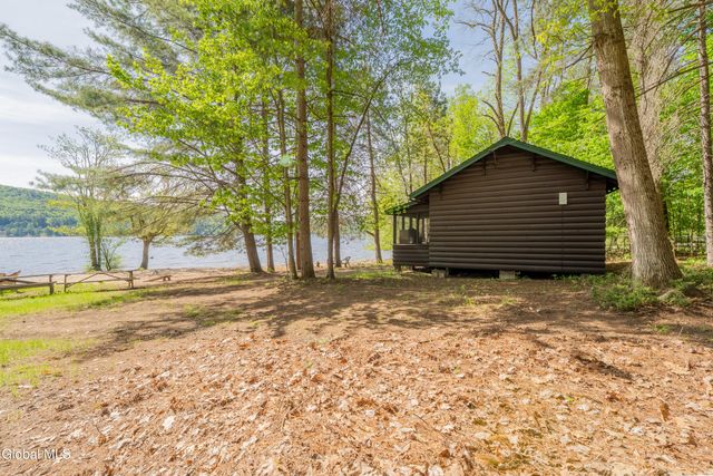 224 North Shore Road, Edinburg, NY 12835