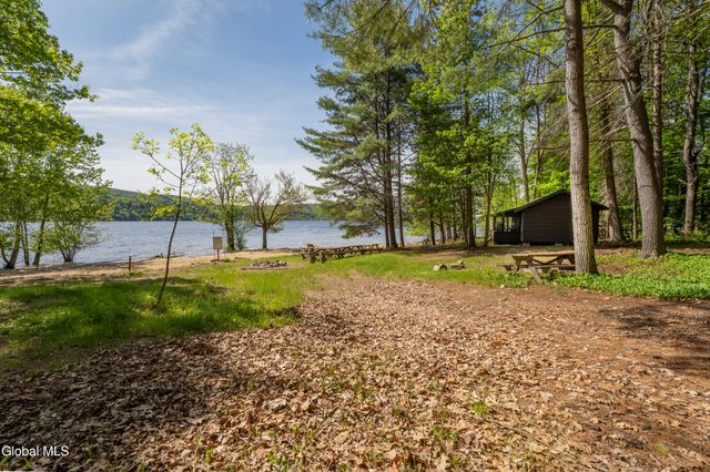 224 North Shore Road, Edinburg, NY 12835