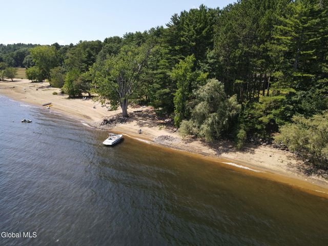224 North Shore Road, Edinburg, NY 12835