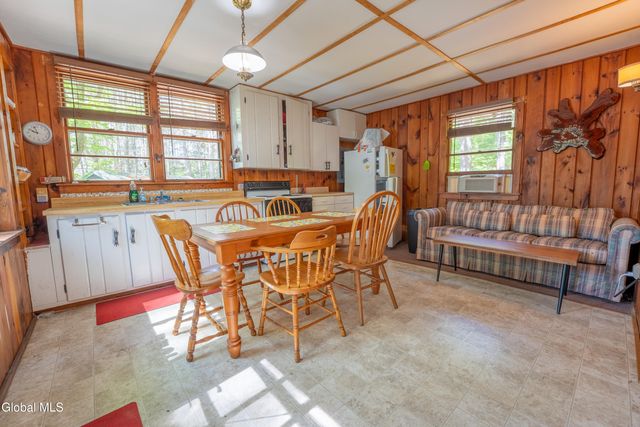 224 North Shore Road, Edinburg, NY 12835