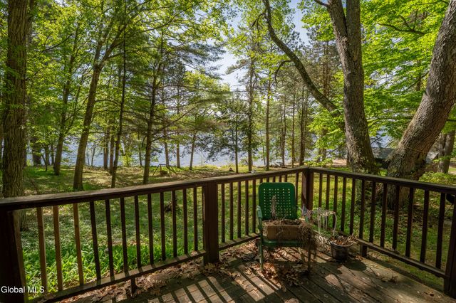 224 North Shore Road, Edinburg, NY 12835