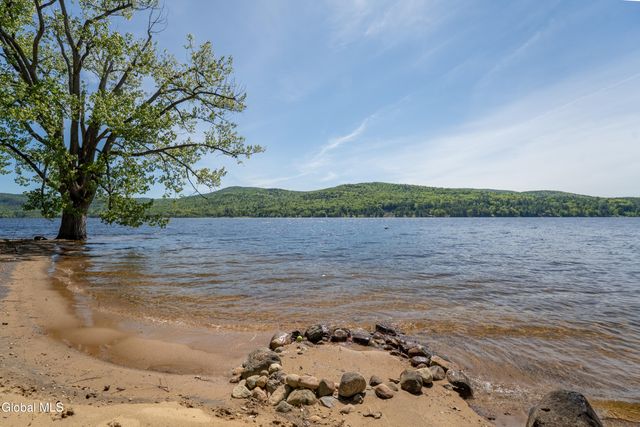 224 North Shore Road, Edinburg, NY 12835