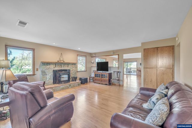 6900 S Schneider Rd, Canby, OR 97013