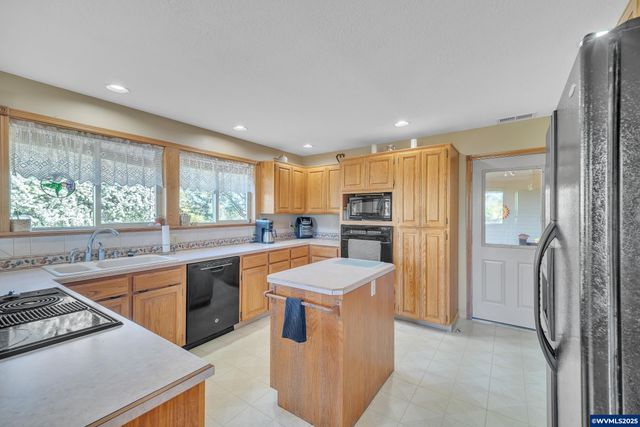 6900 S Schneider Rd, Canby, OR 97013