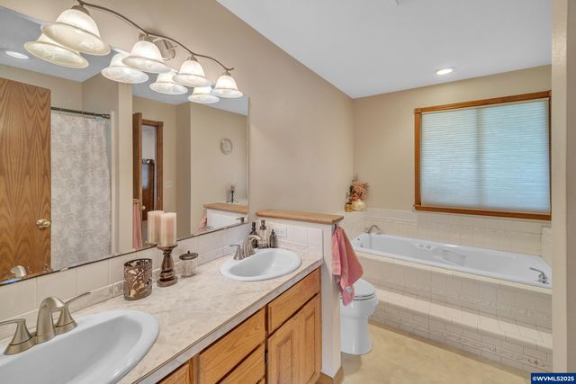 6900 S Schneider Rd, Canby, OR 97013