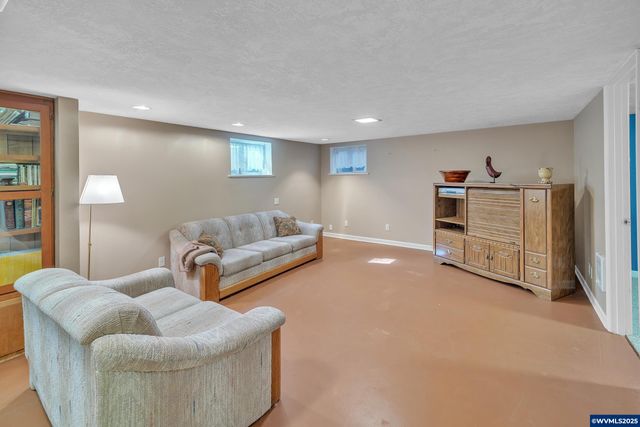 6900 S Schneider Rd, Canby, OR 97013
