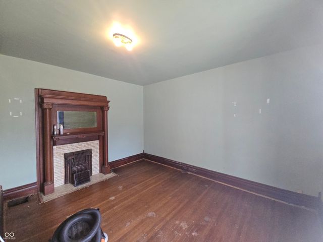 104 E North Street, Greenfield, IN 46140