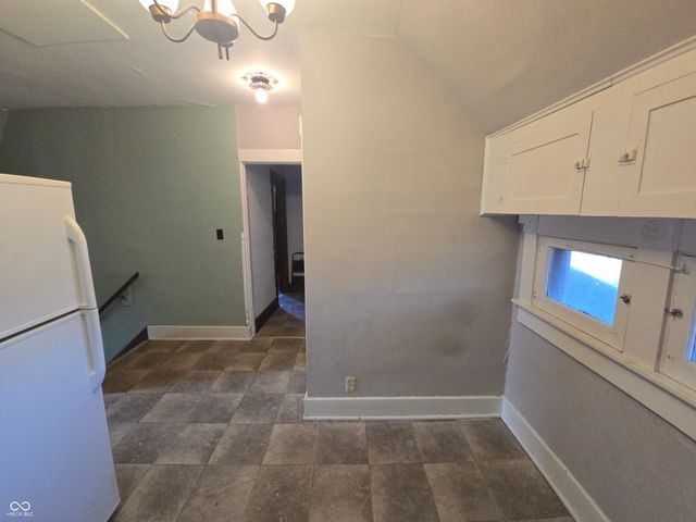 104 E North Street, Greenfield, IN 46140