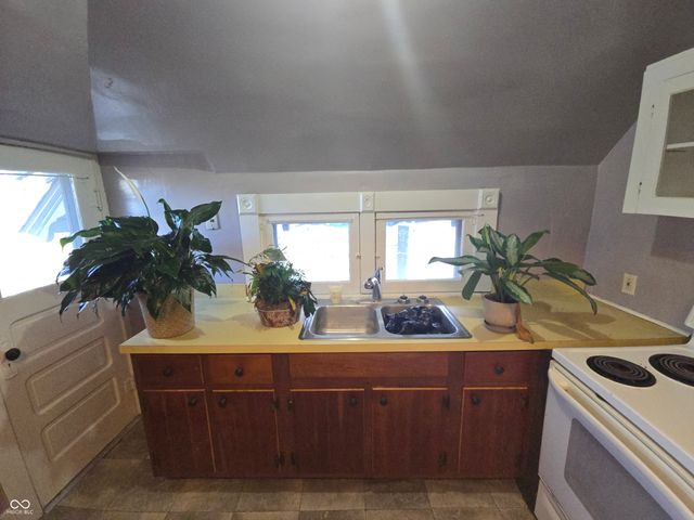 104 E North Street, Greenfield, IN 46140