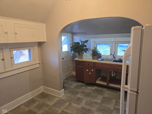 104 E North Street, Greenfield, IN 46140