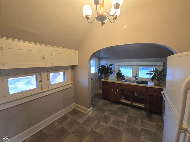 104 E North Street, Greenfield, IN 46140