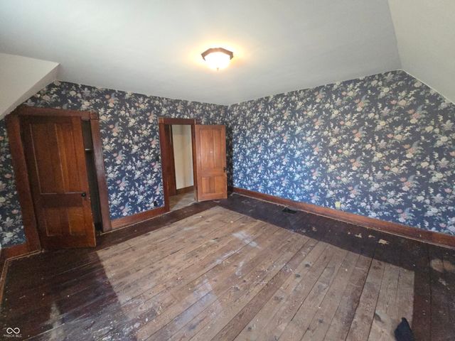 104 E North Street, Greenfield, IN 46140