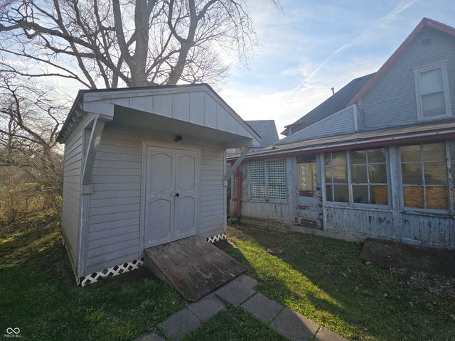 104 E North Street, Greenfield, IN 46140