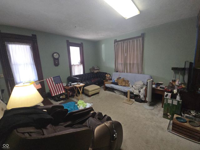 104 E North Street, Greenfield, IN 46140