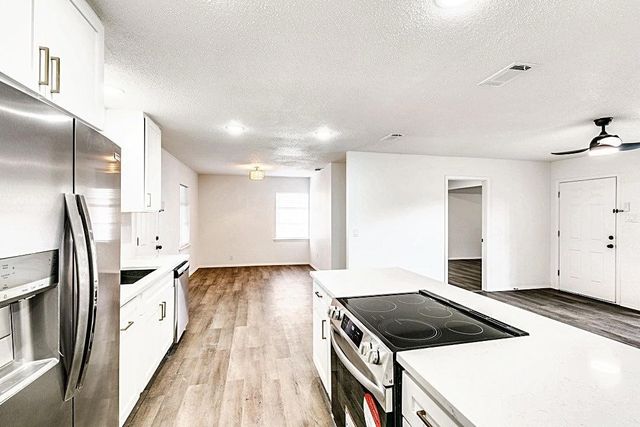 2322 San Paula Avenue, Dallas, TX 75228