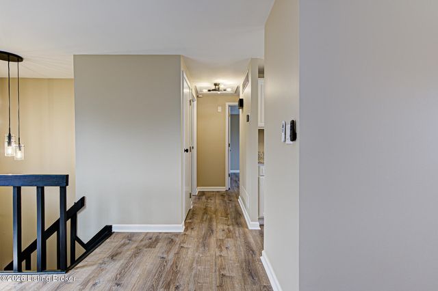 9307 Marse Henry Dr, Jeffersontown, KY 40299