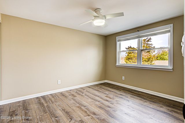 9307 Marse Henry Dr, Jeffersontown, KY 40299