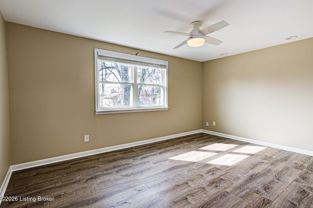 9307 Marse Henry Dr, Jeffersontown, KY 40299