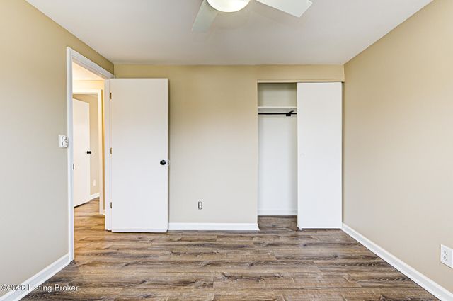 9307 Marse Henry Dr, Jeffersontown, KY 40299