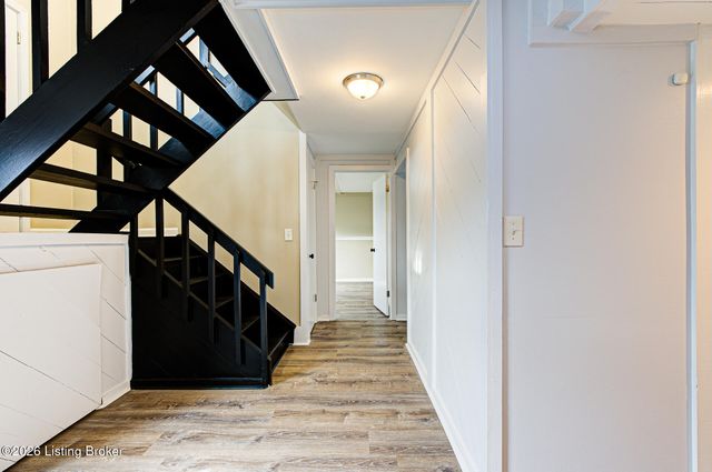 9307 Marse Henry Dr, Jeffersontown, KY 40299