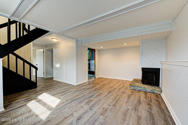 9307 Marse Henry Dr, Jeffersontown, KY 40299