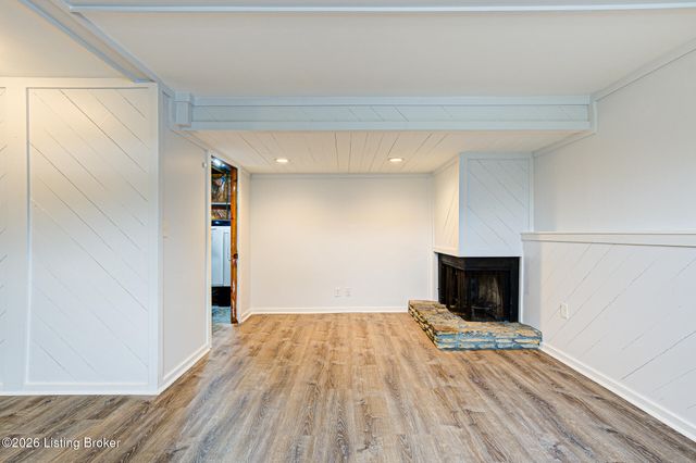 9307 Marse Henry Dr, Jeffersontown, KY 40299