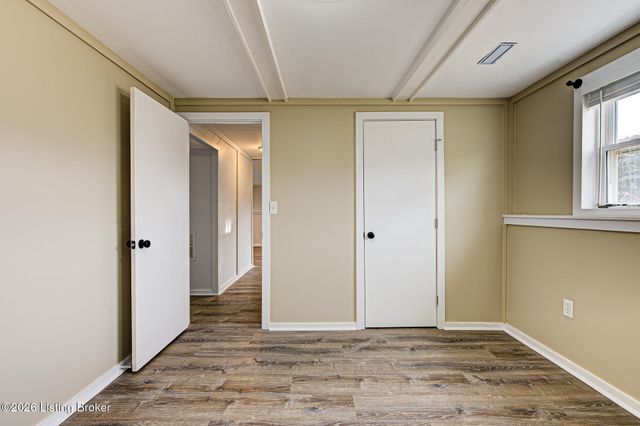 9307 Marse Henry Dr, Jeffersontown, KY 40299