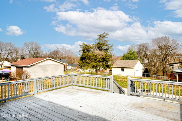 9307 Marse Henry Dr, Jeffersontown, KY 40299