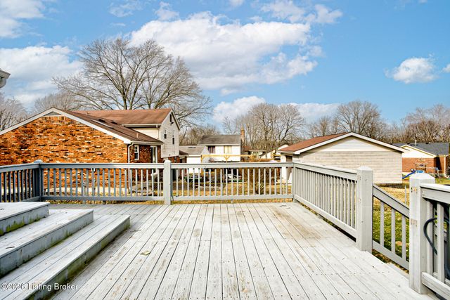 9307 Marse Henry Dr, Jeffersontown, KY 40299