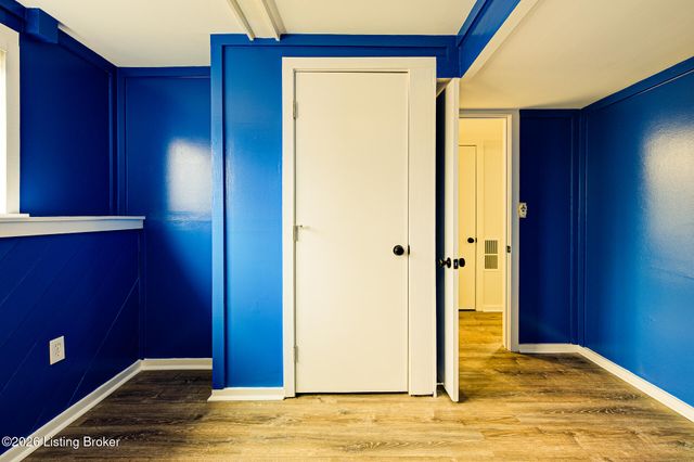 9307 Marse Henry Dr, Jeffersontown, KY 40299