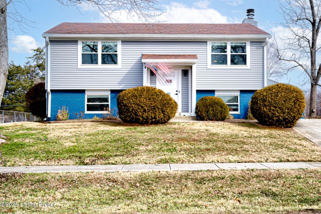 9307 Marse Henry Dr, Jeffersontown, KY 40299