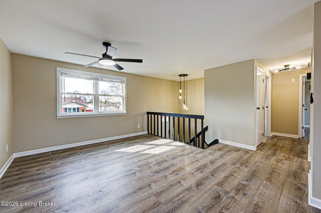 9307 Marse Henry Dr, Jeffersontown, KY 40299