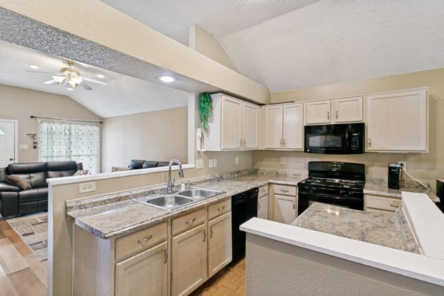 1461 Saint Gallen Lane, Lewisville, TX 75067