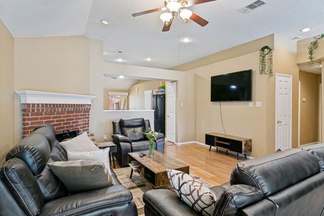 1461 Saint Gallen Lane, Lewisville, TX 75067