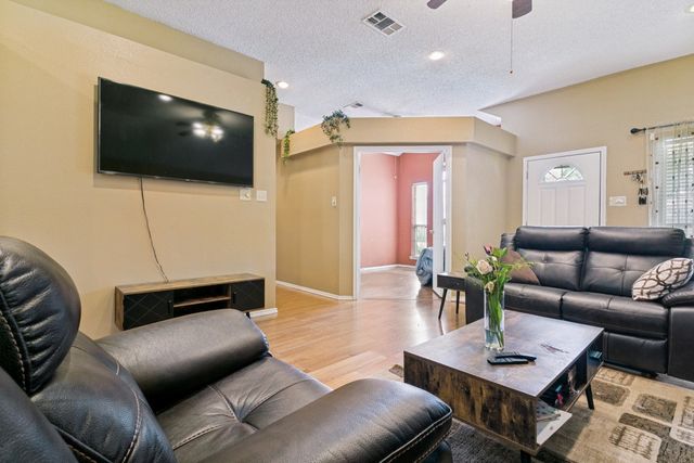 1461 Saint Gallen Lane, Lewisville, TX 75067