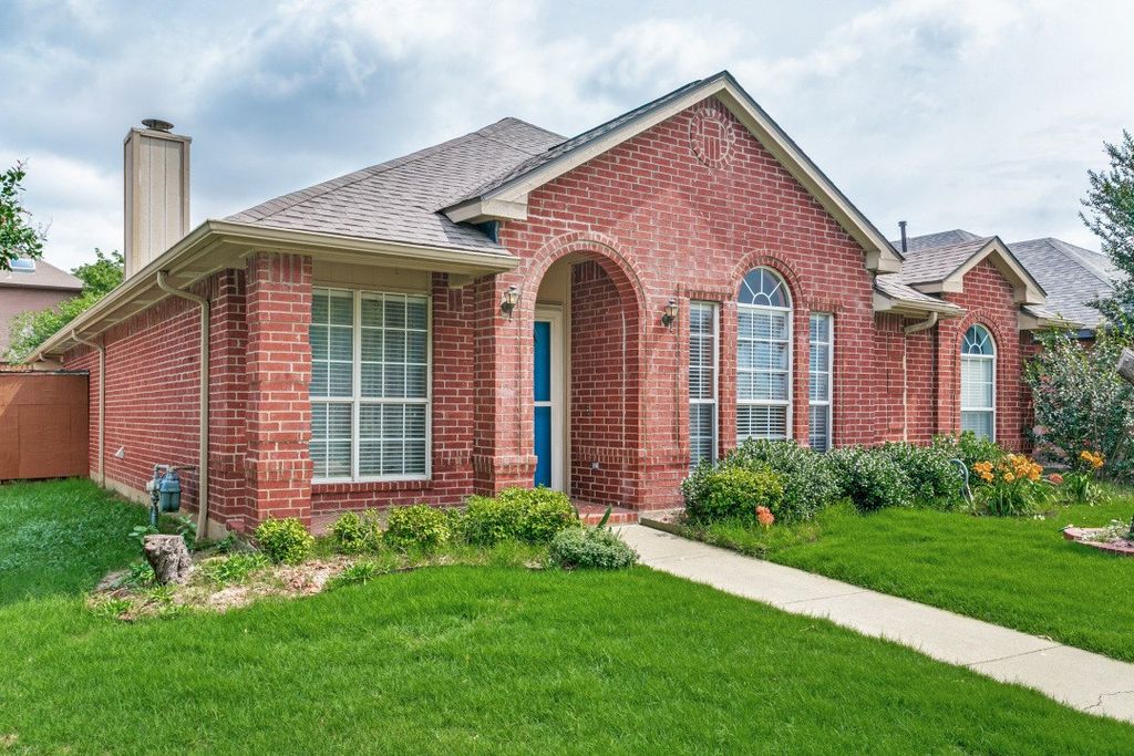 1461 Saint Gallen Lane, Lewisville, TX 75067