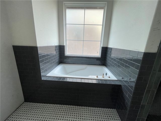 1035 NW Vaughn Road, Bentonville, AR 72713