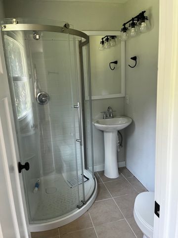 630 Lakeview Cir, Tennessee Ridge, TN 37178