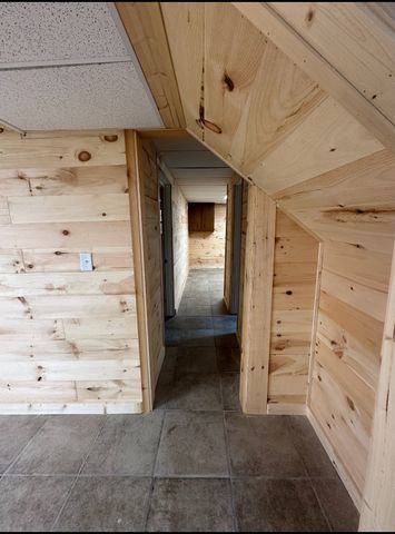 630 Lakeview Cir, Tennessee Ridge, TN 37178