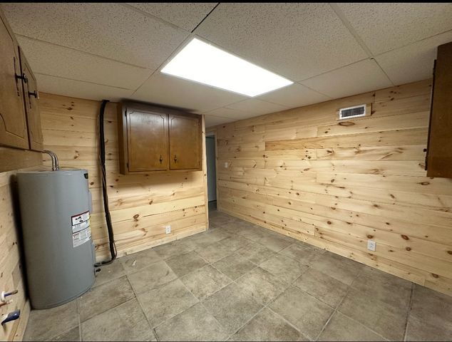 630 Lakeview Cir, Tennessee Ridge, TN 37178