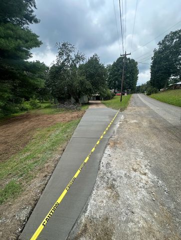 630 Lakeview Cir, Tennessee Ridge, TN 37178