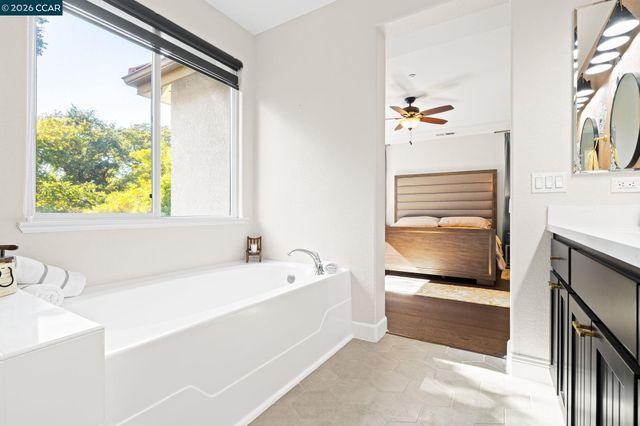 30 Autumn Trail Ln, Walnut Creek, CA 94595