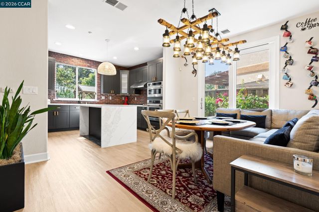 30 Autumn Trail Ln, Walnut Creek, CA 94595