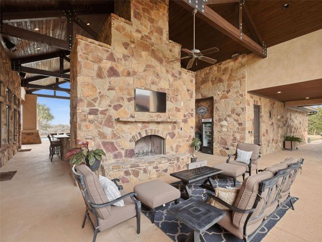 600 County Road 257, Liberty Hill, TX 78642