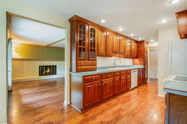 1135 Clintshire Drive, Centerville, OH 45459